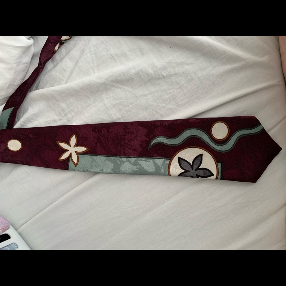 Vintage Purple Flower Tie